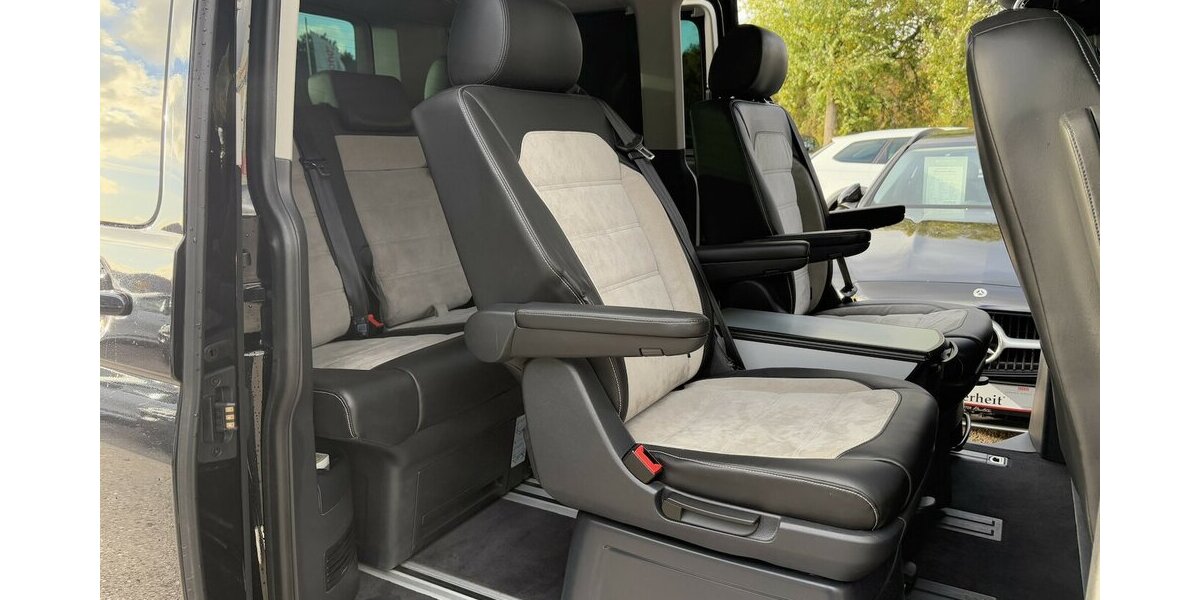 VW T6 Multivan GENERATION SIX/4x4/KAMERA/7-SITZER 231.260 km 25.900 &euro; Villingen-Schwenningen 78054