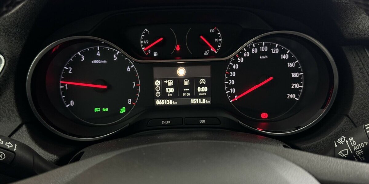 Opel Grandland 1.2 Turbo Innovation Navi Winterpaket 65.200 km 11.999 &euro; Lich 35423