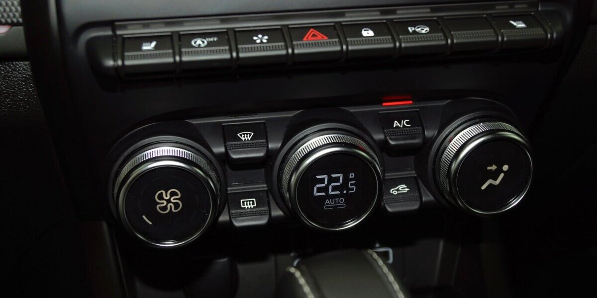 Renault Arkana Mild Hybrid TCe 140 EDC Techno Kamera 29.999 km 19.999 &euro; Lich 35423