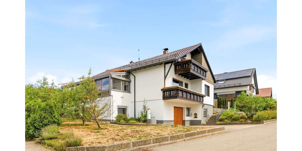 Etagenwohnung Reutlingen Sondelfingen - 4 Zimmer, 160 m&sup2;, 1.700&euro; | Angebot:27312737