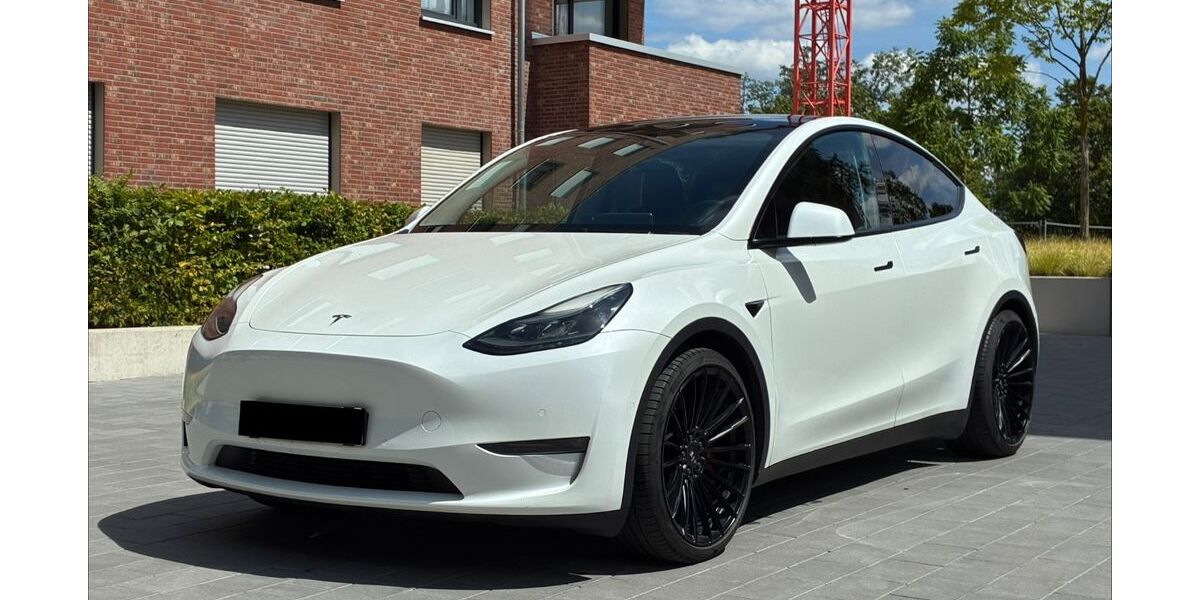 Tesla Model Y 70.000 km 31.900 &euro; Fürth 90765