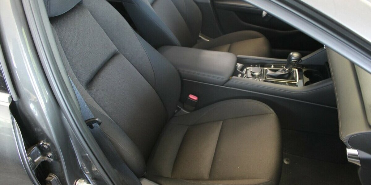 Mazda 3 SKYACTIVE-X M-Hybrid Drive 79.998 km 16.980 &euro; Euskirchen 53881
