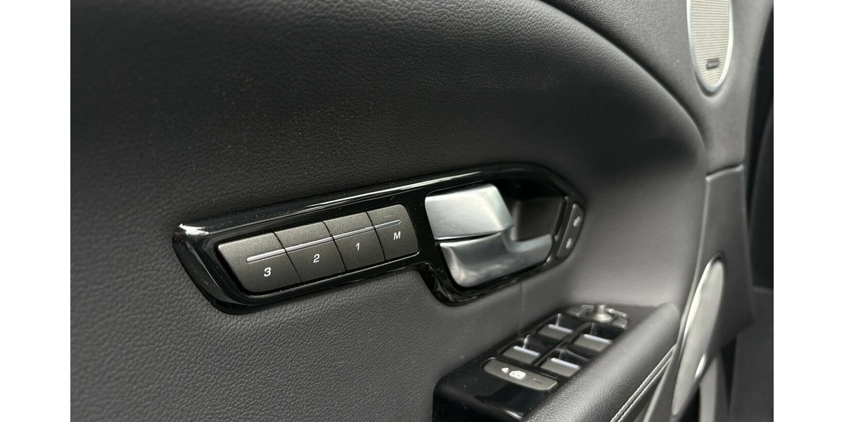 Land Rover Range Rover Evoque Cabriolet SE Dynamic MEMORY 67.548 km 26.800 &euro; Villingen-Schwenningen 78054
