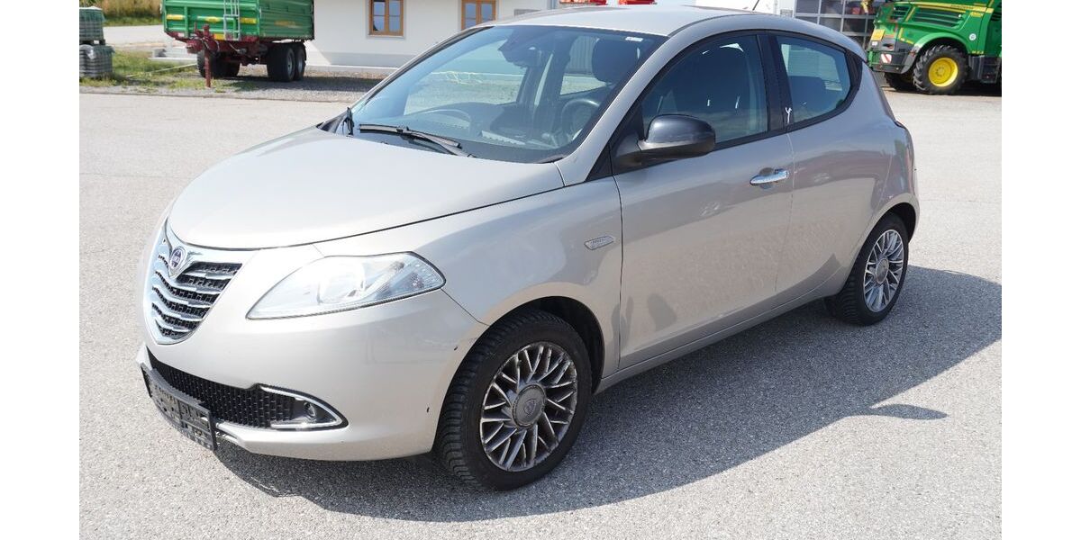 Lancia Ypsilon 110.100 km 3.890 &euro; Griesstätt 83556