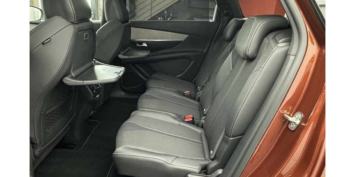 Peugeot 5008 GT 130 BlueHDi 1.Hand Panorama 7 Sitze 29.300 km 27.440 &euro; Lich 35423