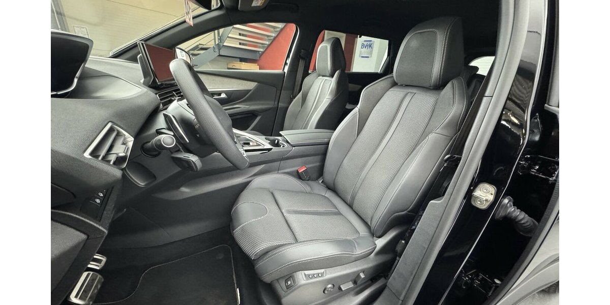 Peugeot 5008 GT 130 Black Edition EAT8 1.Hand Massage 20.400 km 25.770 &euro; Lich 35423