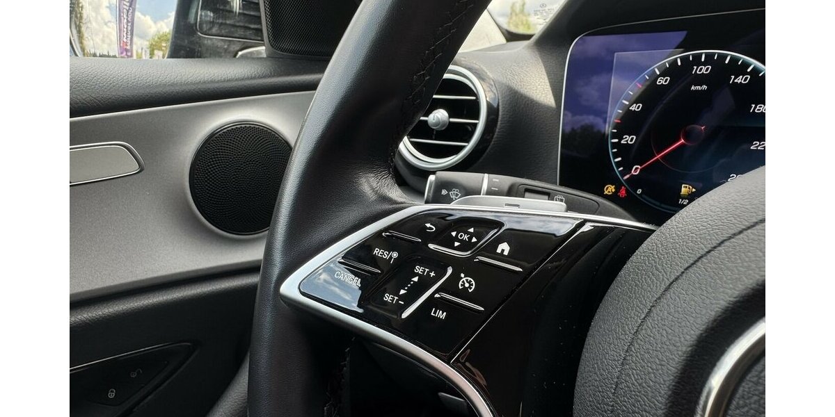 Mercedes-Benz E 400 d 4 MATIC/LED/KAMERA/KLIMA/DAB/APP-CONNECT 59.719 km 39.900 &euro; Villingen-Schwenningen 78054