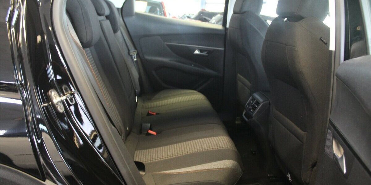 Peugeot 3008 PureTech 130 Stop&Start Crossway 39.028 km 13.980 &euro; Euskirchen 53881