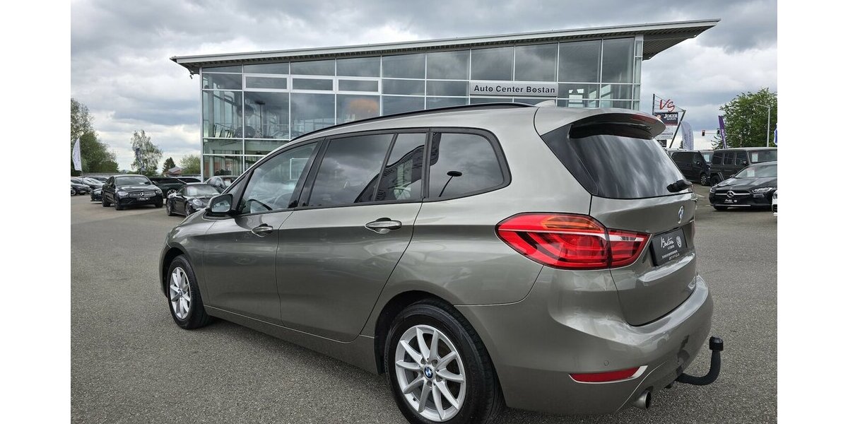BMW 218 Active Tourer d ADVANTAGE/7-SITZER/AHK/KLIMA 179.900 km 12.900 &euro; Villingen-Schwenningen 78054