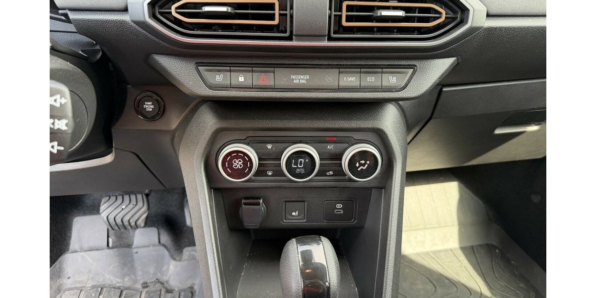 Dacia Jogger Deutsch Extreme Hybrid/SitzH / NAVI 3.000 km 23.790 &euro; Donauwörth 86609