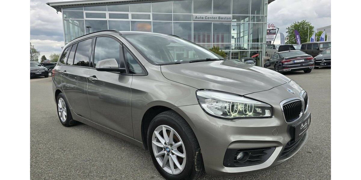 BMW 218 Active Tourer d ADVANTAGE/7-SITZER/AHK/KLIMA 179.900 km 12.900 &euro; Villingen-Schwenningen 78054