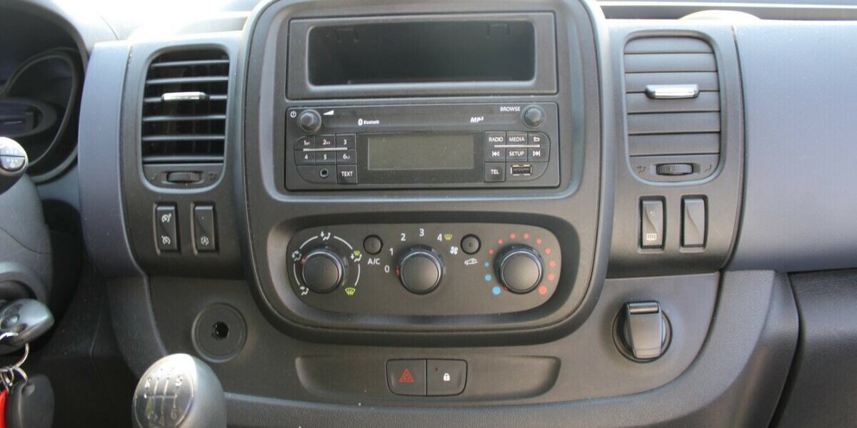 Opel Vivaro 1.6 D L1H1 8-Sitzer 189.128 km 9.980 &euro; Euskirchen 53881