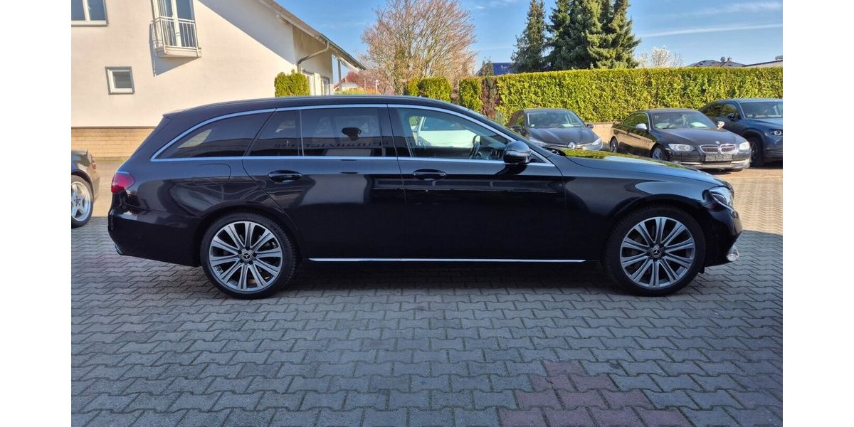 Mercedes-Benz E 400 d T 4M Standheizung, Rückfahrkamera, AHK, Co 203.000 km 17.990 &euro; Rodgau 63110