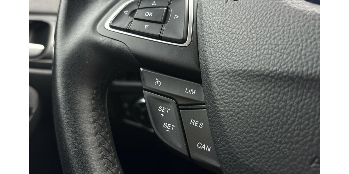 Ford Focus Turnier Titanium CARPLAY/KEYLESS/NAVI/PDC 187.775 km 6.800 &euro; Villingen-Schwenningen 78054