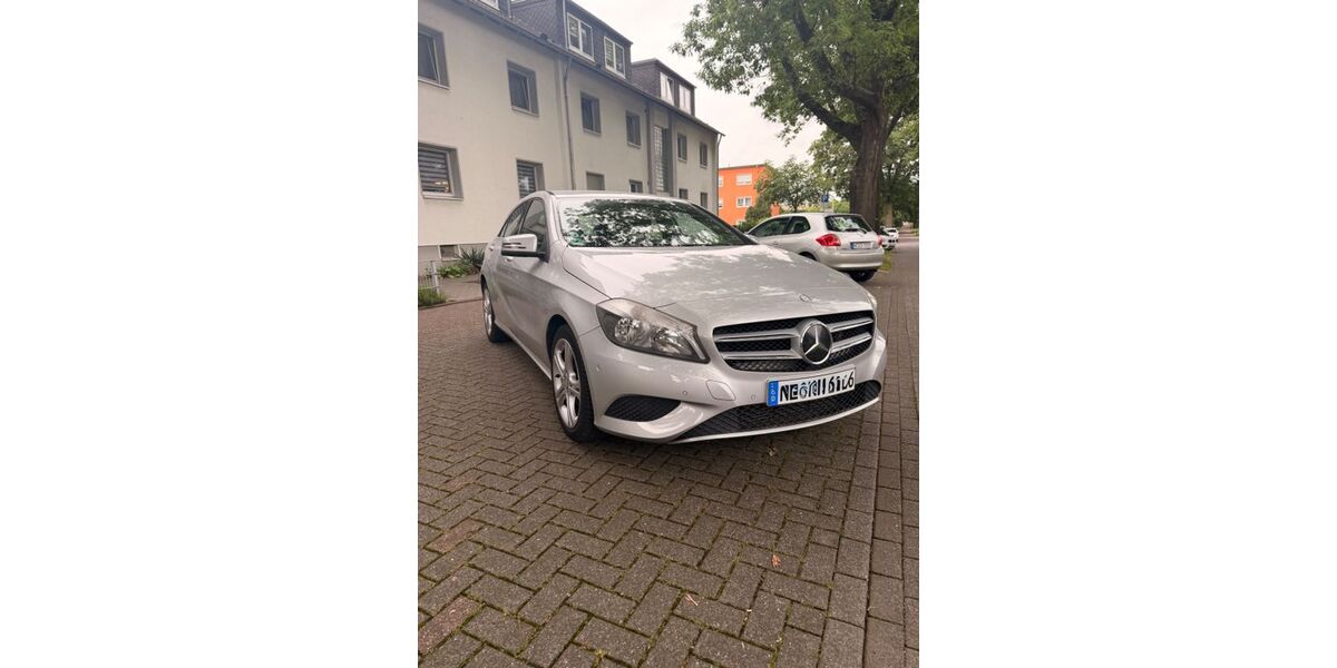 Mercedes-Benz A 180 110.000 km 9.490 &euro; Köln 50769