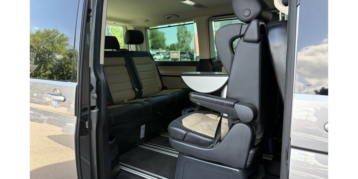 VW T6 Multivan Highline 4Motion DAB/KAMERA/7-SITZER 91.514 km 41.900 &euro; Villingen-Schwenningen 78054