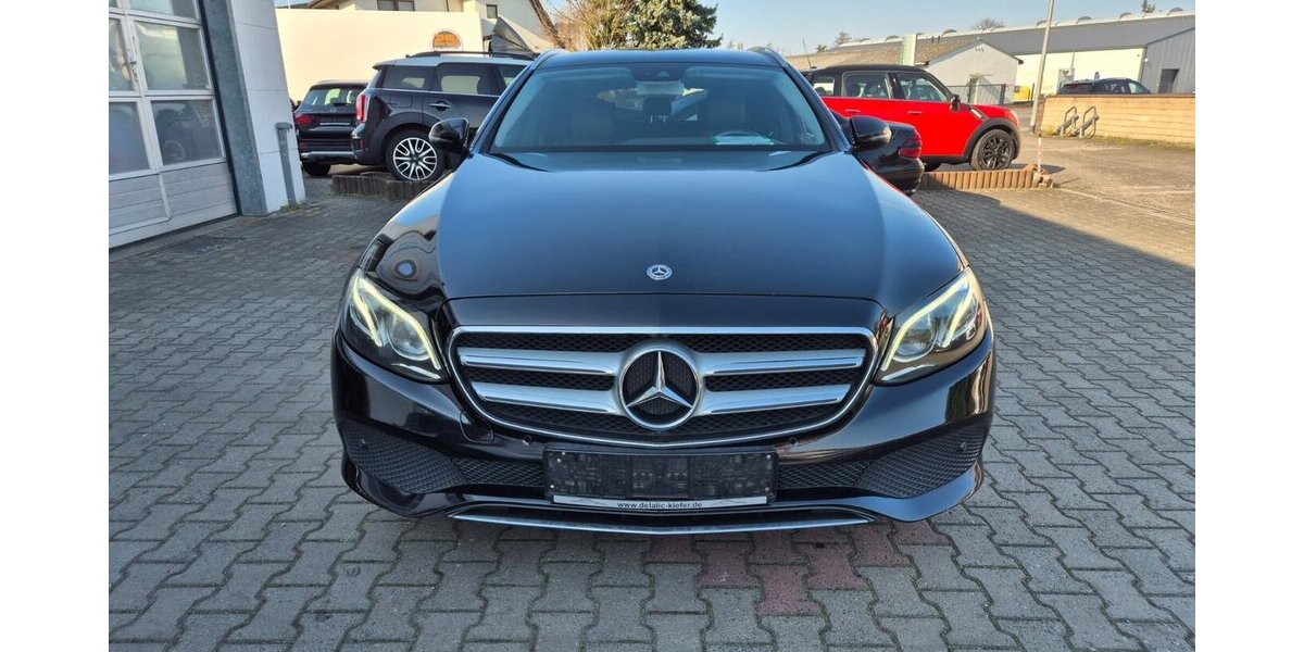 Mercedes-Benz E 400 d T 4M Standheizung, Rückfahrkamera, AHK, Co 203.000 km 17.990 &euro; Rodgau 63110
