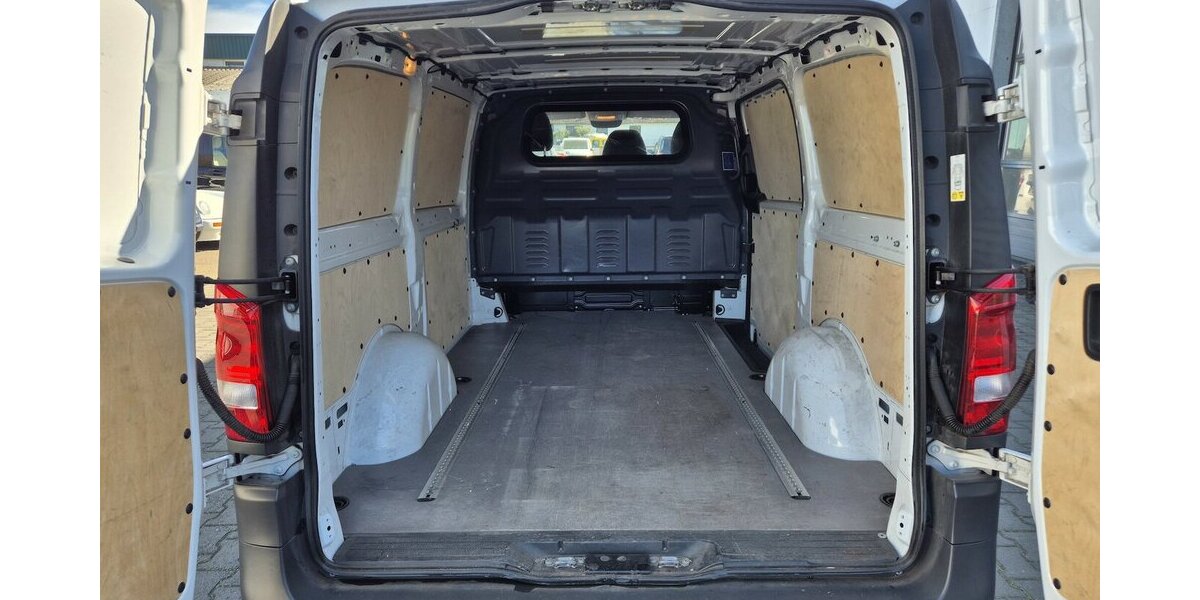Mercedes-Benz Vito Tourer 114 CDI extralang Pro 2.te Schiebetür, 37.038 km 27.890 &euro; Rodgau 63110