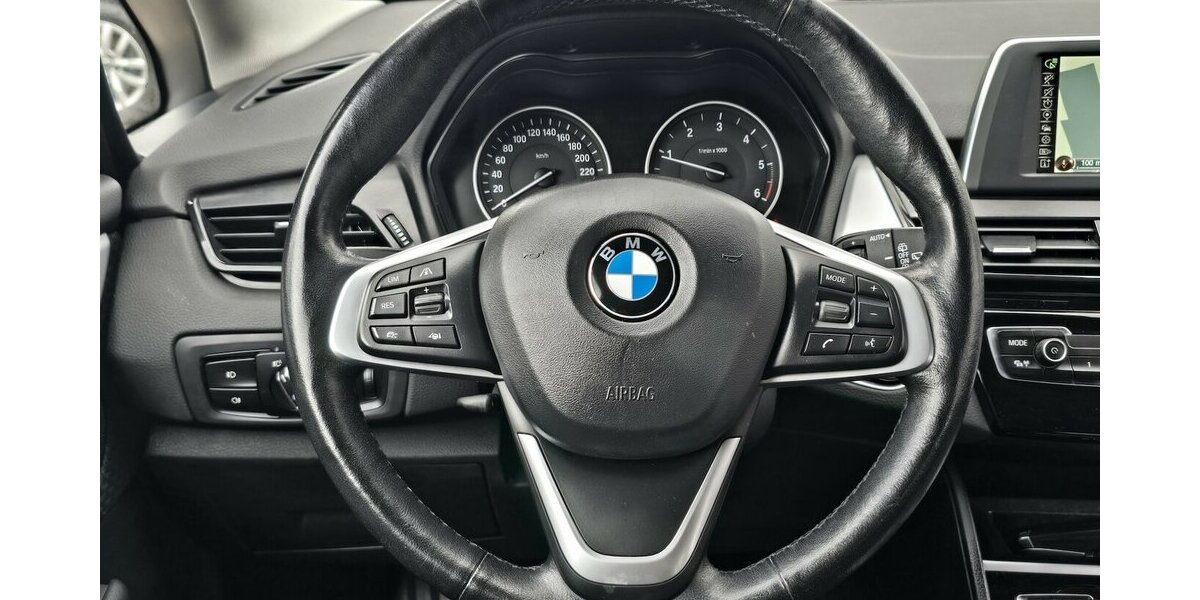 BMW 218 Active Tourer d ADVANTAGE/7-SITZER/AHK/KLIMA 179.900 km 12.900 &euro; Villingen-Schwenningen 78054