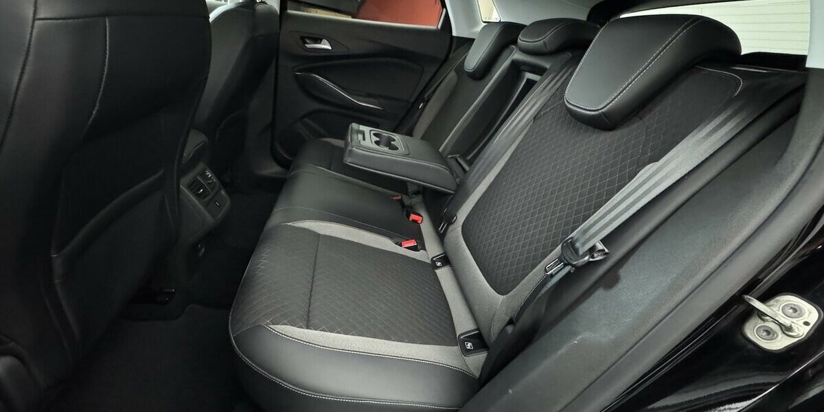 Opel Grandland 1.2 Turbo Innovation Navi Winterpaket 65.200 km 11.999 &euro; Lich 35423