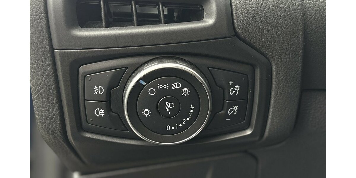 Ford Focus Turnier Titanium CARPLAY/KEYLESS/NAVI/PDC 187.775 km 6.800 &euro; Villingen-Schwenningen 78054