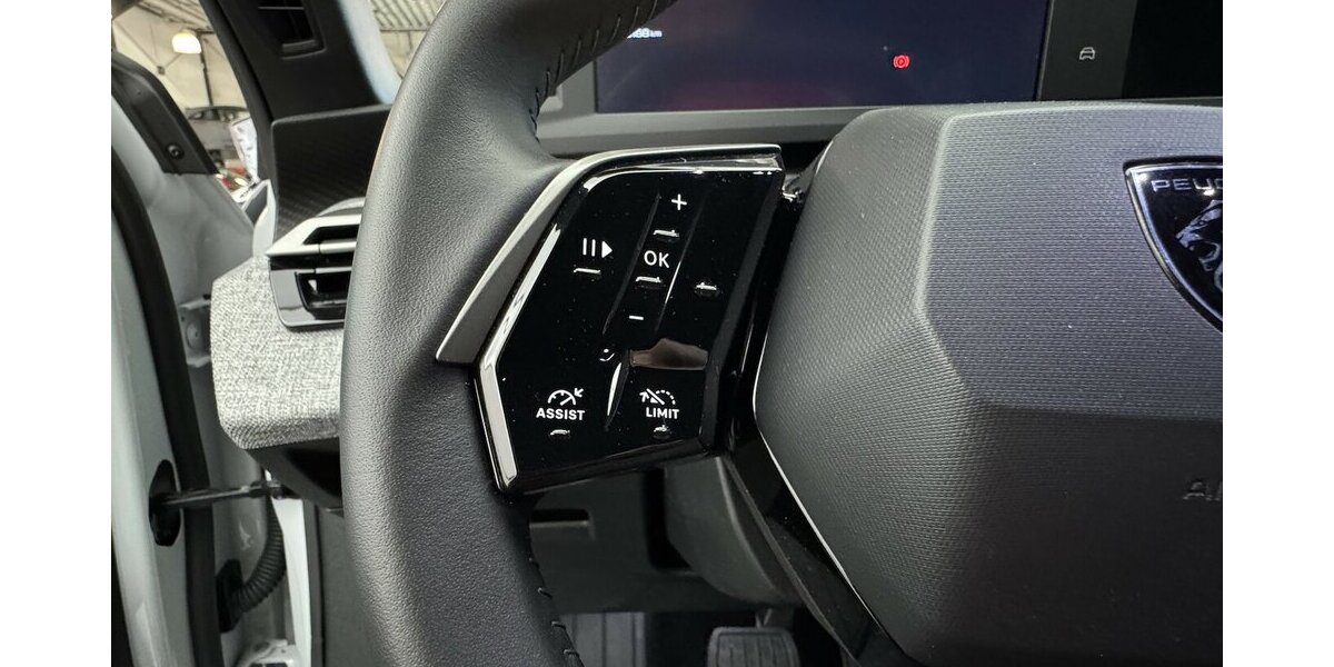 Peugeot 5008 145 Mild Hybrid Allure7 Sitzer LED CAM 18.200 km 27.820 &euro; Lich 35423