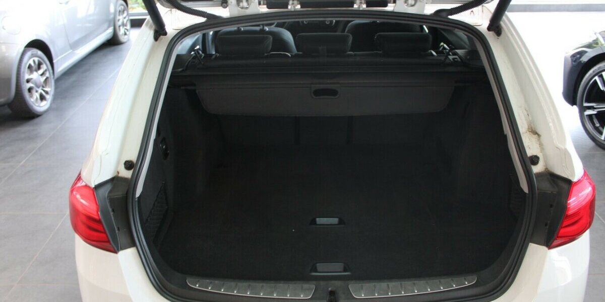 BMW 318 318d Touring Aut. Sport Line 105.126 km 16.980 &euro; Euskirchen 53881
