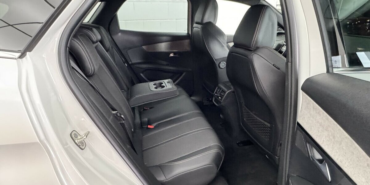 Peugeot 3008 GT 130 Puretech EAT8 1.Hand FULL LED 35.016 km 20.830 &euro; Lich 35423