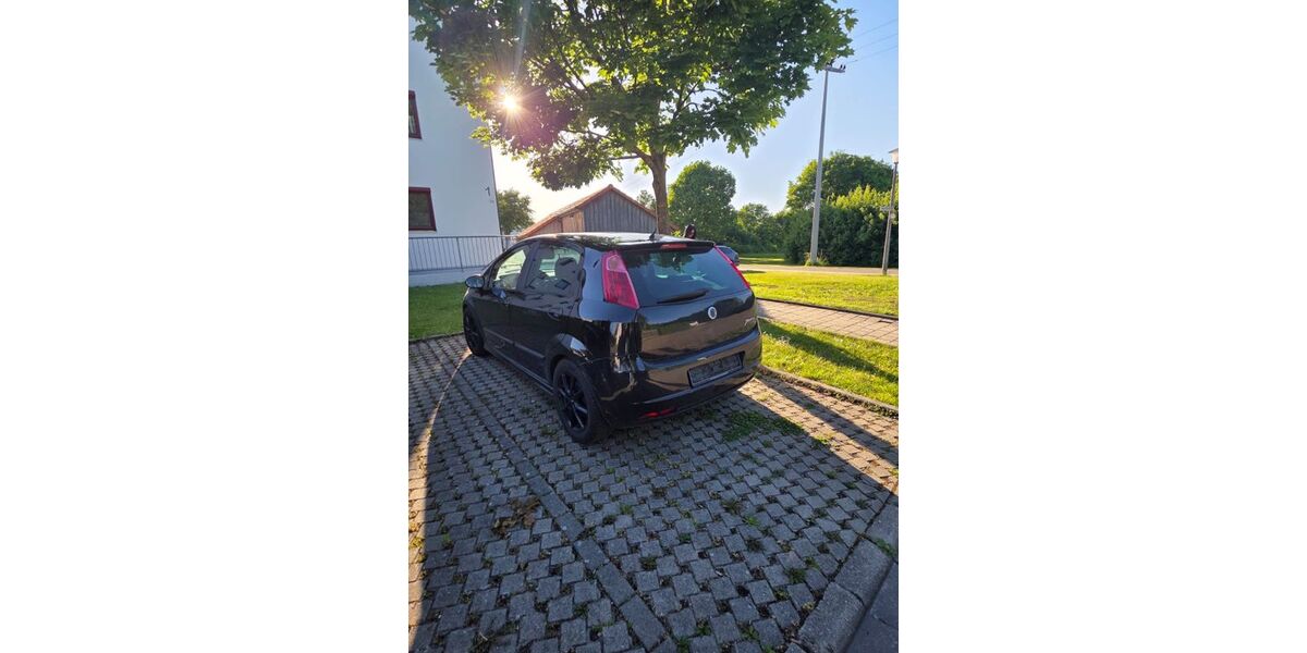 Fiat Grande Punto 156.000 km 2.900 &euro; Aalen 73434