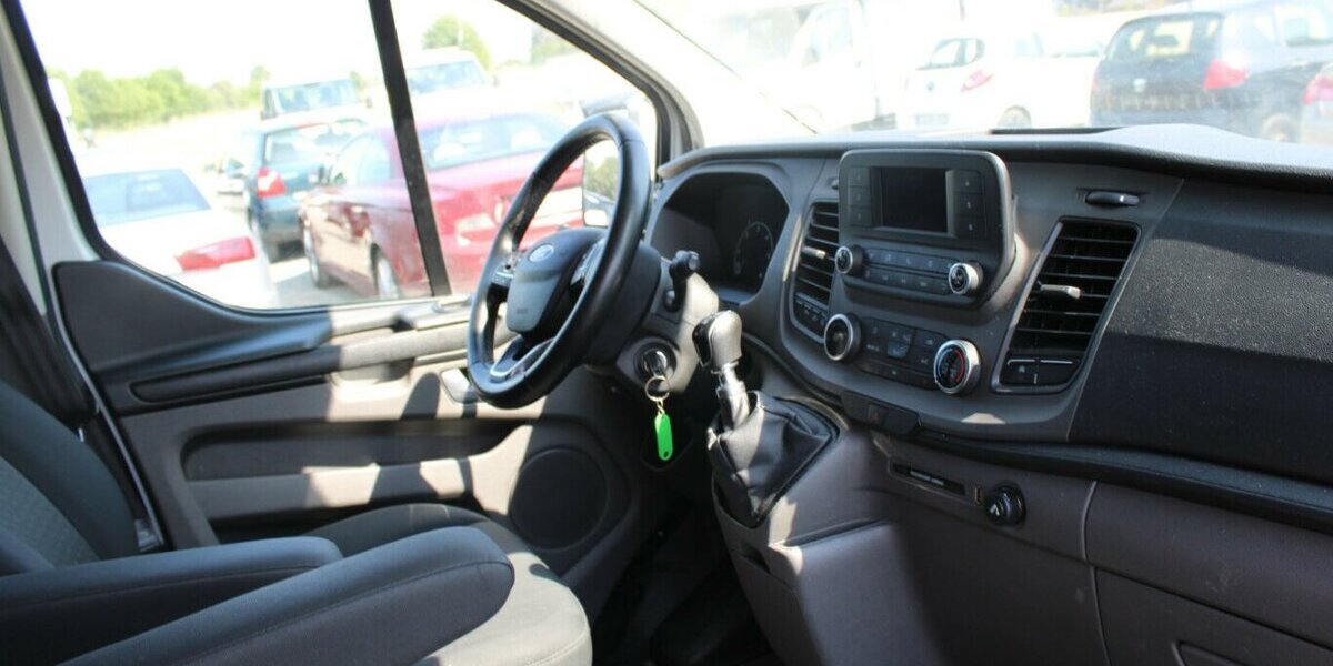 Ford Transit Custom 320 L1H1 VA - 8-Sitzer - 224.945 km 9.980 &euro; Euskirchen 53881