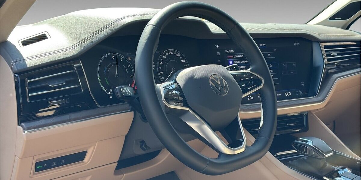 VW Touareg Atmosphere 4M eHybrid Pano HuD IQ 360° 51.459 km 43.700 &euro; Wuppertal 42327