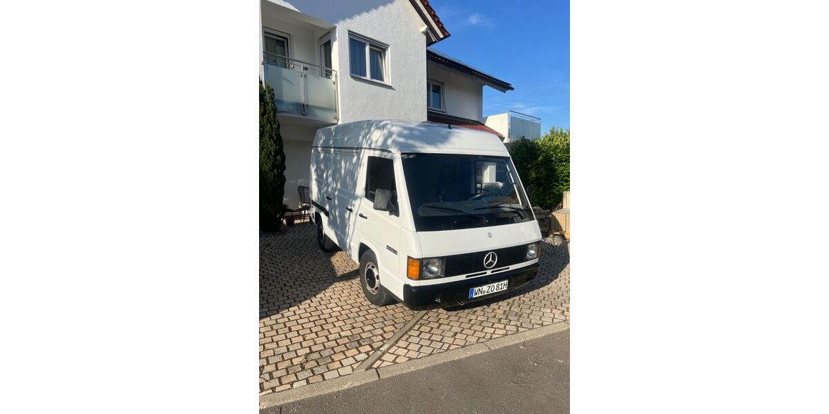 Mercedes-Benz MB 100 297.300 km 8.800 &euro; Winnenden 71364