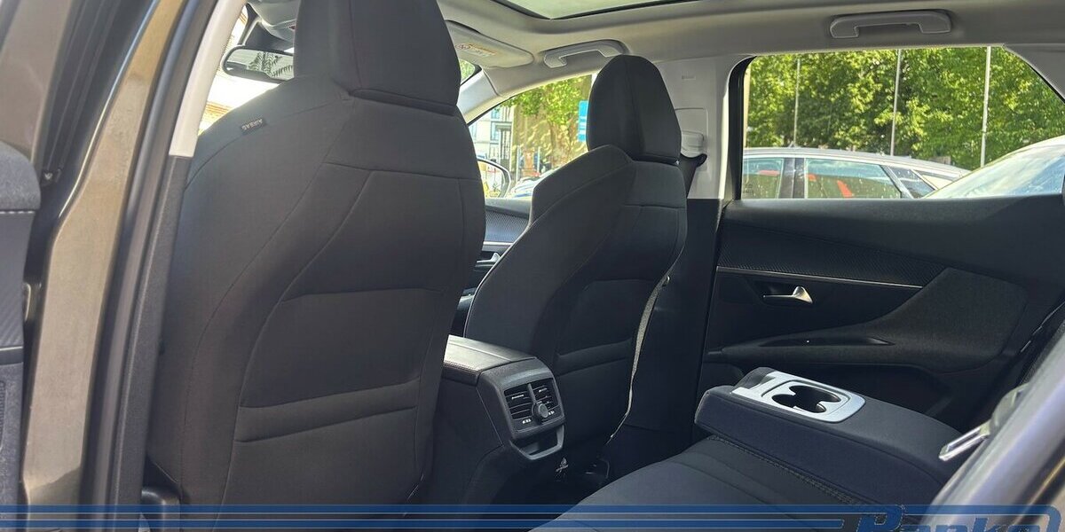 Peugeot 3008 1.2 130*Pano*NAV*SHZ*Termpo*Dig.Cockpit* 98.002 km 12.990 &euro; Berlin 13187