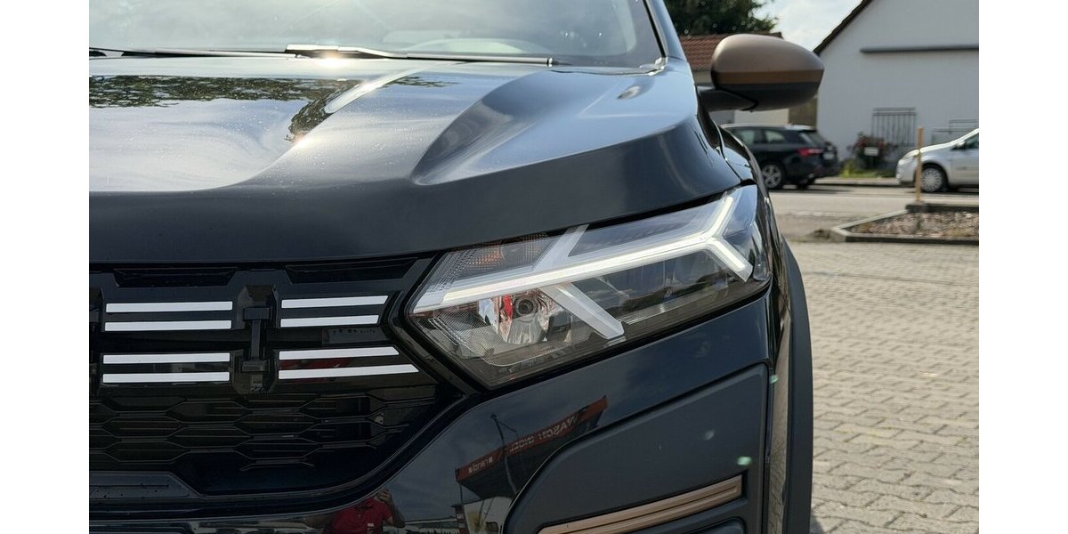 Dacia Jogger Deutsch Extreme Hybrid/SitzH / NAVI 3.000 km 23.790 &euro; Donauwörth 86609