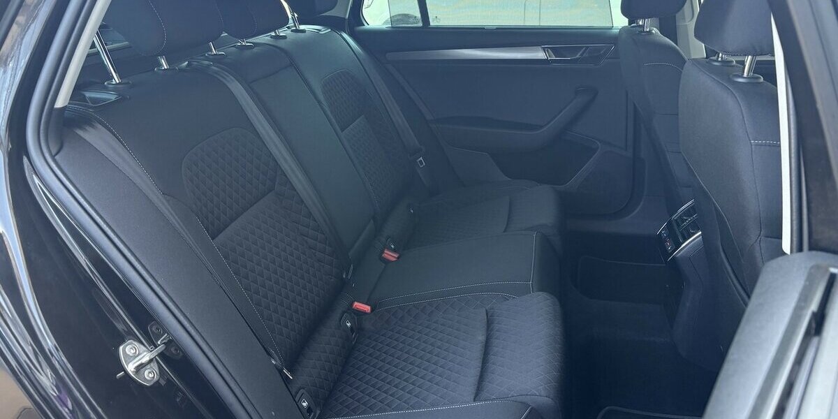 Skoda Superb 2.0 TDI Ambition KAMERA/NAVI/CARPLAY/DSG 52.484 km 25.800 &euro; Villingen-Schwenningen 78054
