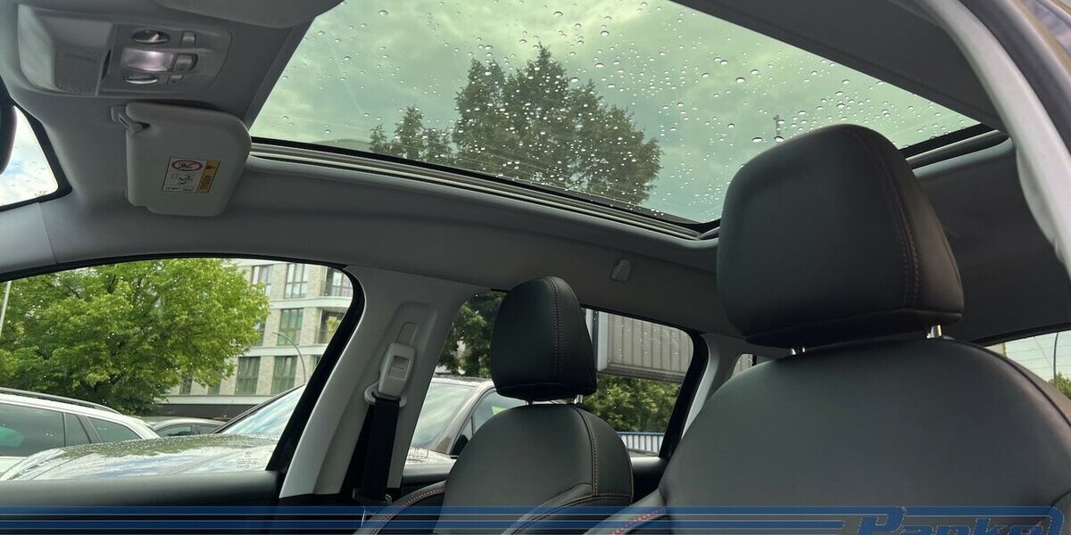 Peugeot 2008 1.2 PT 130 Allure*Pano*Navi*Leder*1-Hand* 79.035 km 10.990 &euro; Berlin 13187