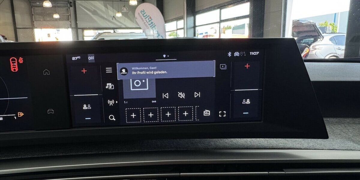 Peugeot 5008 145 Mild Hybrid Allure7 Sitzer LED CAM 30.800 km 27.520 &euro; Lich 35423
