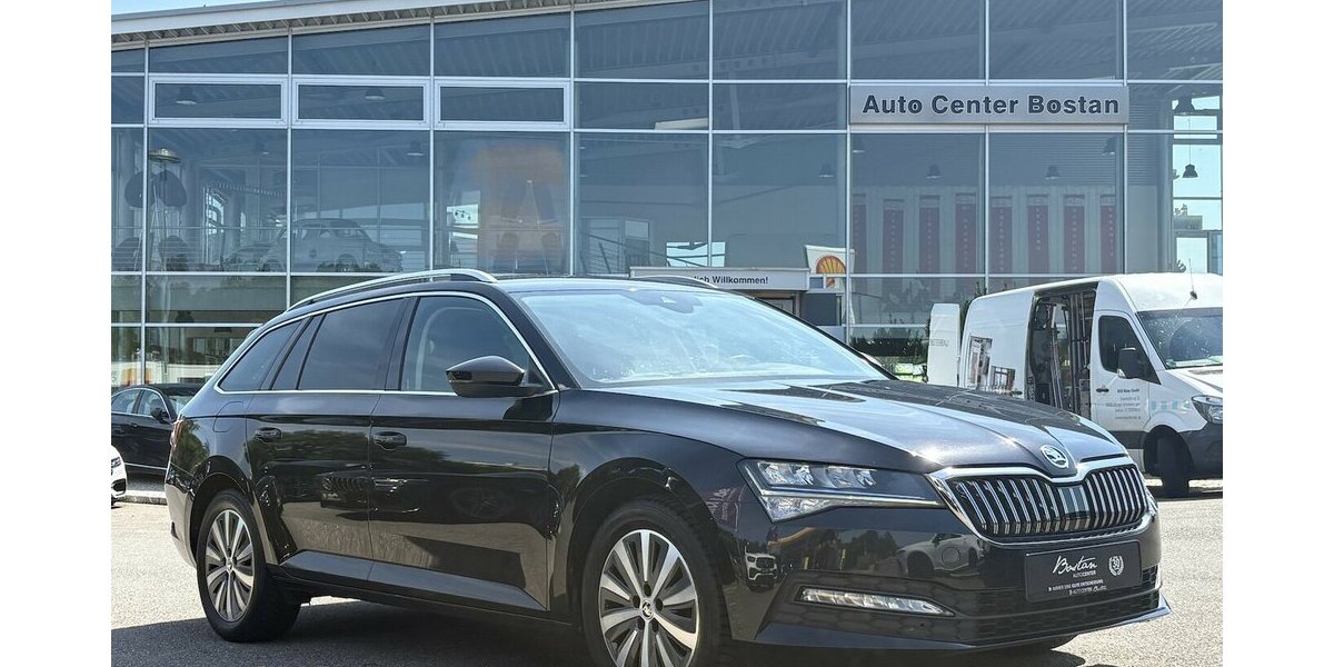 Skoda Superb 2.0 TDI Ambition KAMERA/NAVI/CARPLAY/DSG 52.484 km 25.800 &euro; Villingen-Schwenningen 78054
