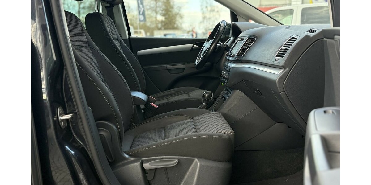 VW Sharan 2.0 TDI Comfortline 7.SITZ/NAVI/SHZ/DSG 107.728 km 20.900 &euro; Villingen-Schwenningen 78054