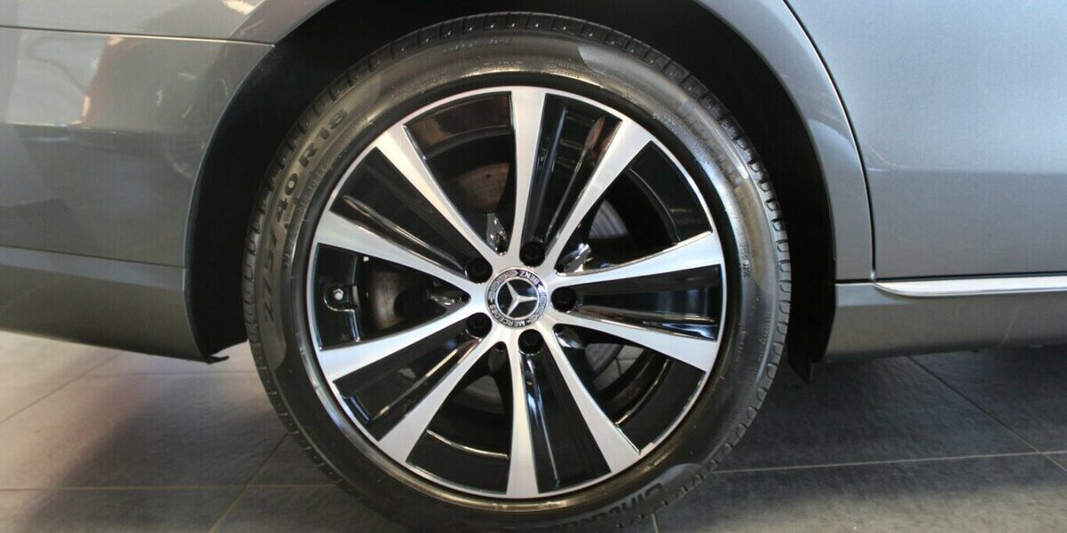 Mercedes-Benz E 300 e 9G-TRONIC Avantgarde 86.739 km 25.780 &euro; Euskirchen 53881