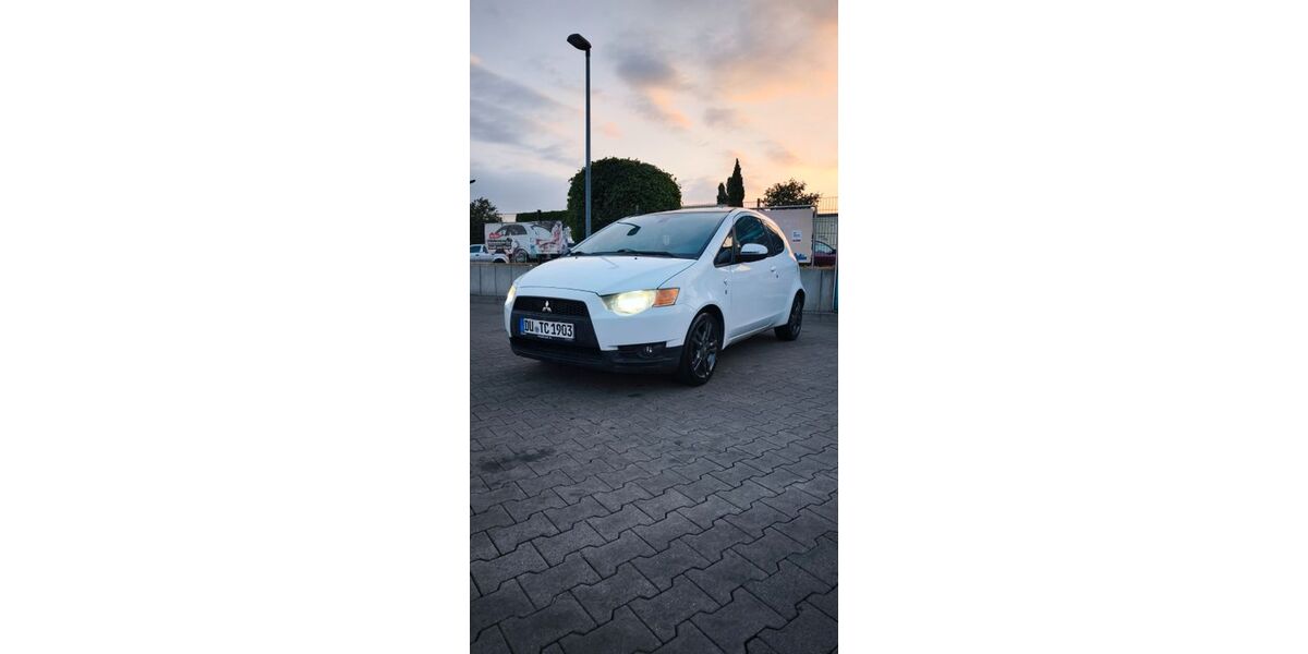 Mitsubishi Colt 129.000 km 3.499 &euro; Duisburg 47198