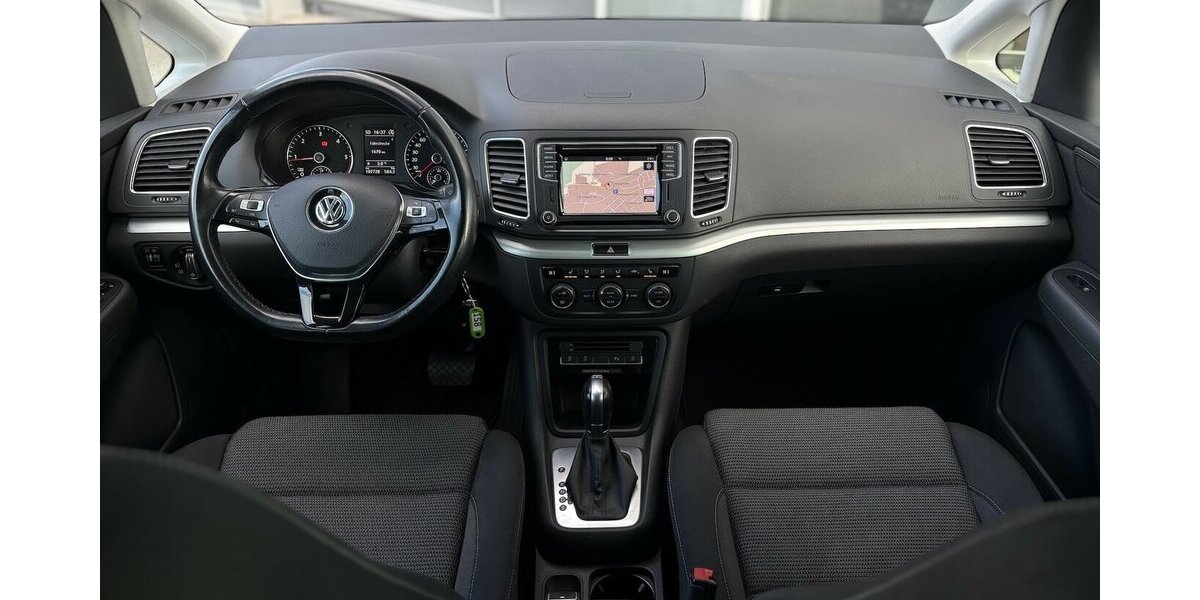 VW Sharan 2.0 TDI Comfortline 7.SITZ/NAVI/SHZ/DSG 107.728 km 20.900 &euro; Villingen-Schwenningen 78054