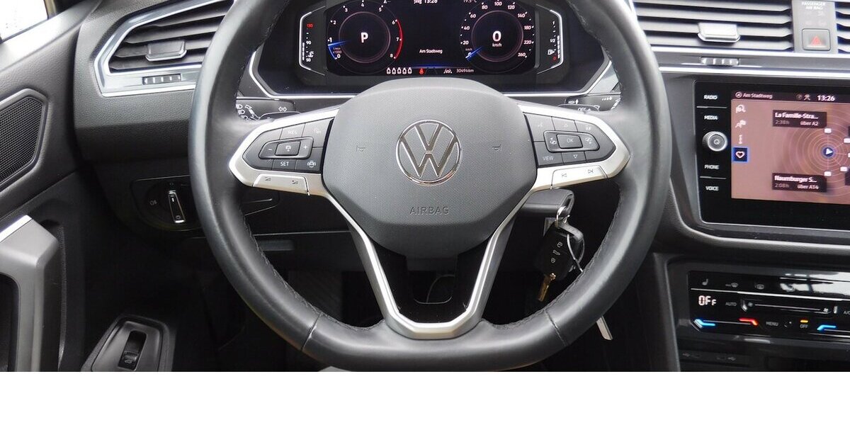 VW Tiguan Allspace 1.5 TSI Life 7 Sitze Navi DSG 30.500 km 28.990 &euro; Vordorf 38533