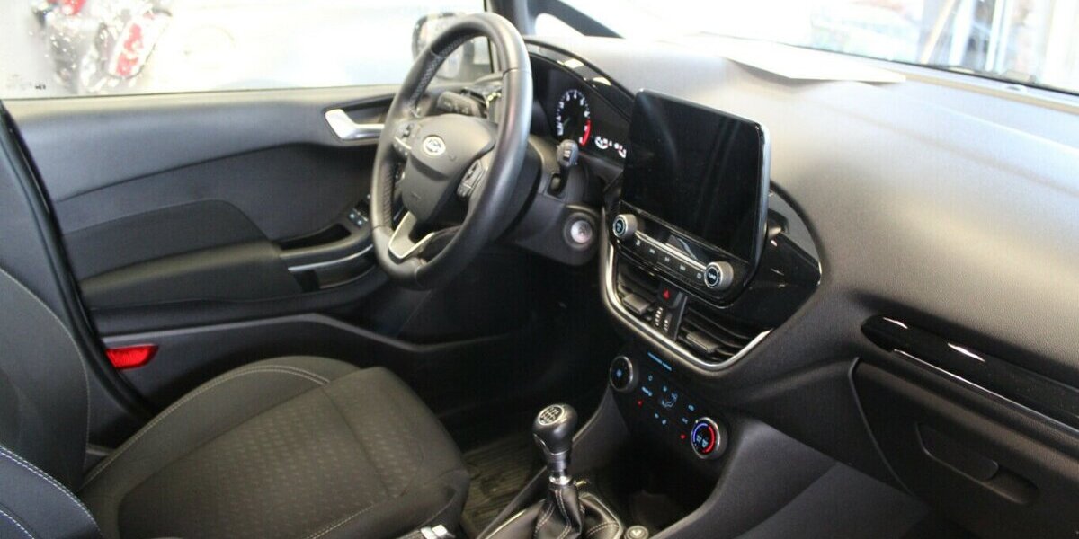 Ford Fiesta 1.0 EcoBoost S&S TiTANIUM 63.854 km 9.980 &euro; Euskirchen 53881