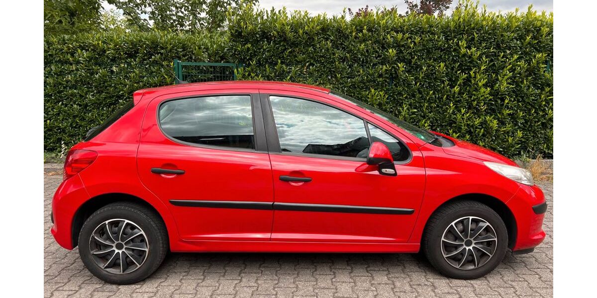 Peugeot 207 155.000 km 2.400 &euro; Rhens 56321