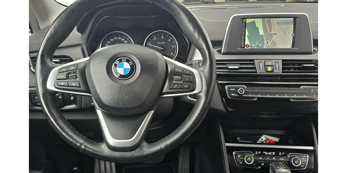 BMW 218 Active Tourer d ADVANTAGE/7-SITZER/AHK/KLIMA 179.900 km 12.900 &euro; Villingen-Schwenningen 78054
