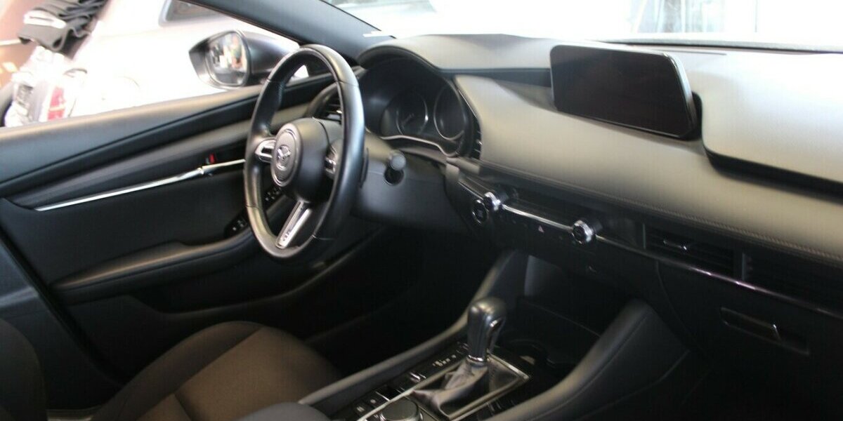 Mazda 3 SKYACTIVE-X M-Hybrid Drive 79.998 km 16.980 &euro; Euskirchen 53881