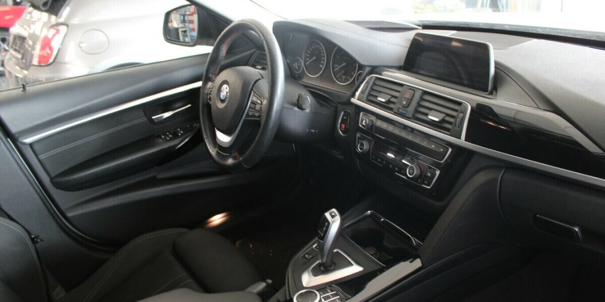 BMW 318 318d Touring Aut. Sport Line 105.126 km 16.980 &euro; Euskirchen 53881