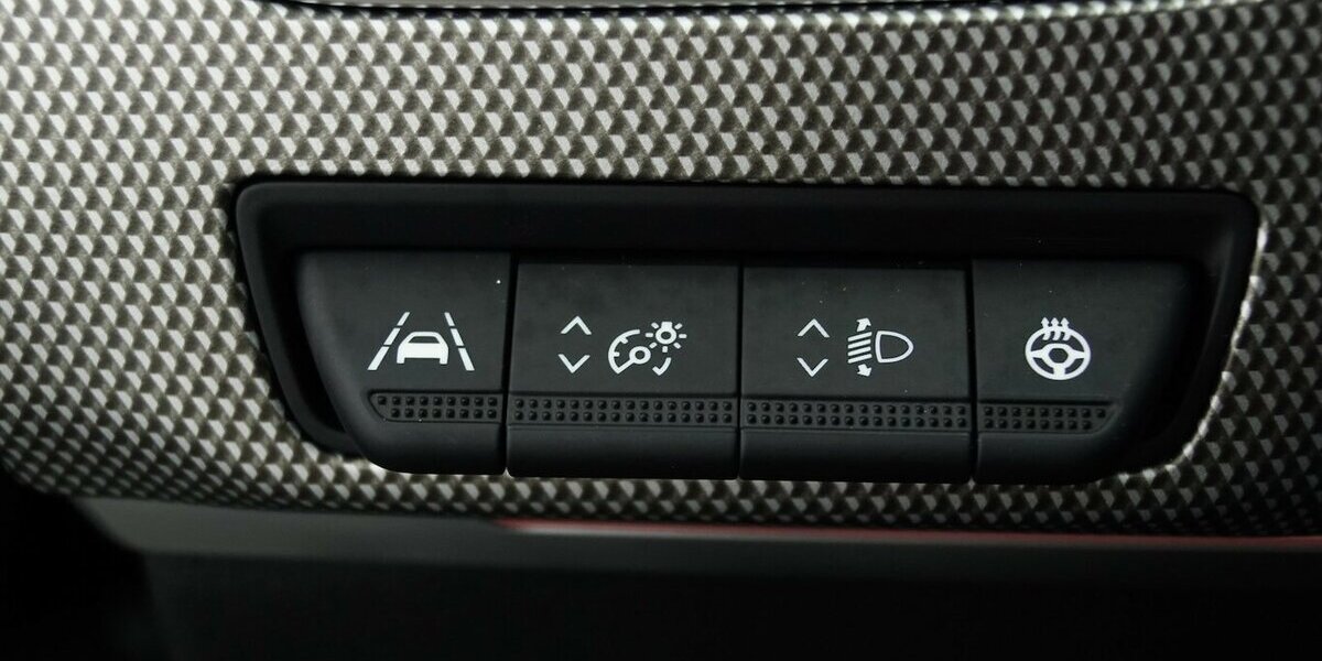 Renault Arkana Mild Hybrid TCe 140 EDC Techno Kamera 29.999 km 19.999 &euro; Lich 35423