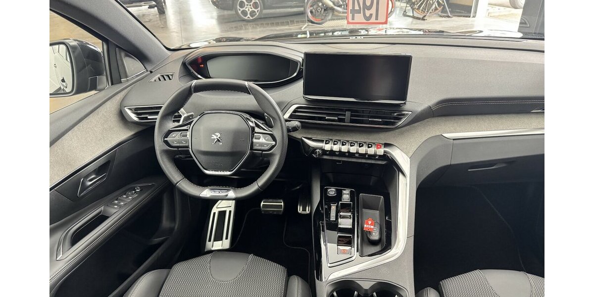 Peugeot 5008 GT 130 Black Edition EAT8 1.Hand Massage 20.400 km 25.770 &euro; Lich 35423